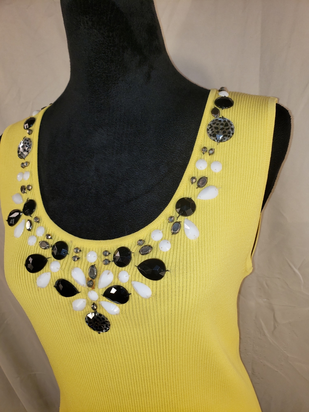 Ruby Rd. Yellow Embellished Ribbed Tank - M - Picture 2 of 6